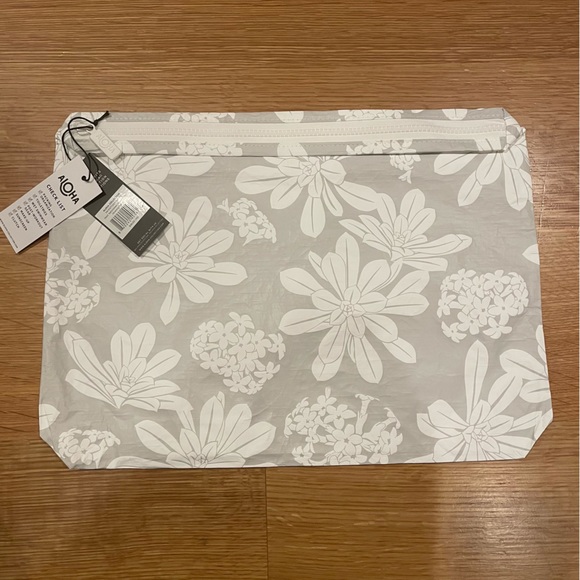 ALOHA Collection Handbags - Aloha Collection Max pouch - NWT